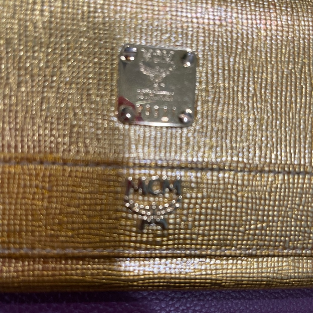 MCM Shimmering Gold Wallet - Picture 2 of 9